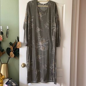 Worn 1 time Piphany soft dress